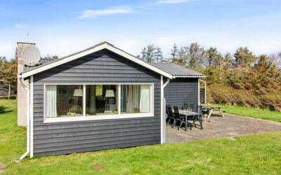 Lisabeth - 250M from the Sea