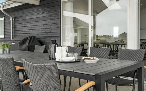 Fegge - 1.5Km from the Sea: Tetto, Casa, Casa, Villetta, Raccordo, Estate, Driveway, Edifici Giardino, Cortile, Capannone