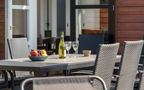 Moreen - 1.5Km from the Sea: Mobilia, Mobili Da Esterno, Sedia, Legna, Tavolo, Cucina & Sala Da Pranzo Tavolo, Tavolo Esterno, Sala Da Pranzo, Terrazza, Color Legno