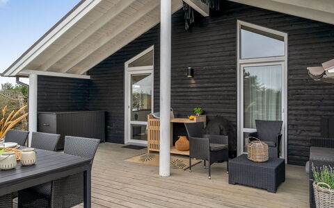 Aija - 375M from the Sea: 