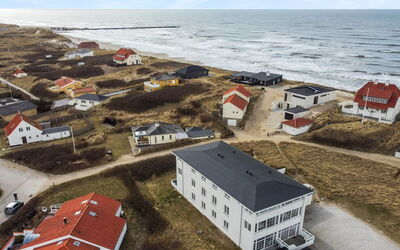 Lenaya - 75M from the Sea