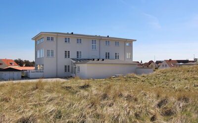 Lenaya - 75M from the Sea