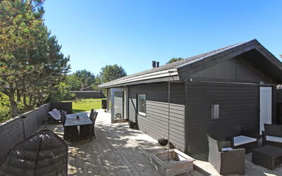 Eyer - 800M from the Sea