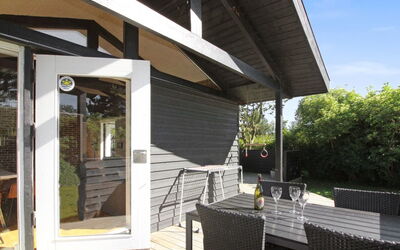 Eyer - 800M from the Sea