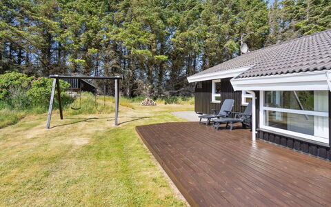 Ilka - 375M from the Sea: Zona Residenziale, Tetto, Sobborgo, Driveway, Estate, Camino