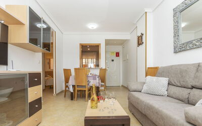 Torremar 333.4: Pavimentazione, Interior Design, Pavimento, Mobilia, Appartamento, Camera, Casa, Soffitto, Cabinetry, Soggiorno