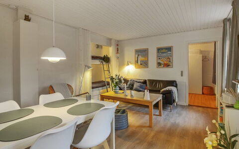 Ingert - 250M from the Sea: Interior Design, Mobilia, Pavimentazione, Parete, Divano, Pavimento, Soffitto, Legna, Camera, Soggiorno