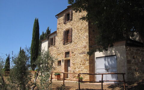 Casa Mulinello: Cielo, Finestra, Costruzione, Pianta, Albero, Area Rurale, Tinte E Ombre, Facciata, Paesaggio
