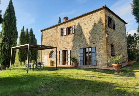 Casa Banditello: Cielo, Pianta, Costruzione, Finestra, Nube, Albero, Paesaggio Naturale, Casa, Lotto, Vaso Di Fiori