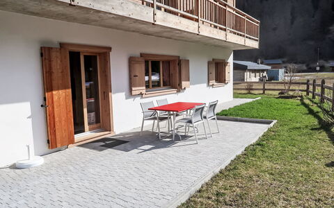 Chalet Molignon: Legna, Porta, Latifoglie, Color Legno, Plank, Portico, Compensato, Balcone, Porta A Casa, Legname