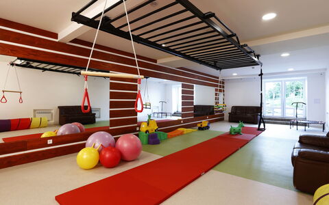 Desná V Jizerských Horách 176: Interior Design, Pavimento, Pavimentazione, Tempo Libero, Costruzione, Soffitto, Gli Sport, Sala, Finestra, Camera