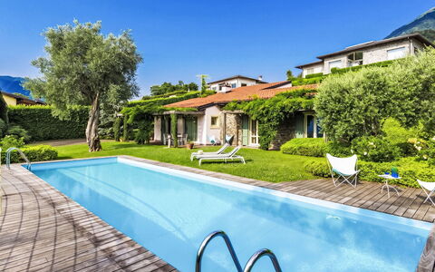 Villa Ulivo: Blu, Piscina, Ricorrere, Tempo Libero, Eco Hotel, Mobili Da Esterno, Villa, Resort Citta ', Hotel, Lettino