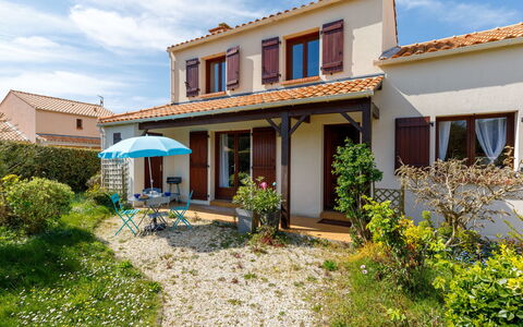 Le Predaire: Zona Residenziale, Casa, Casa, Porta, Villetta, Tetto, Estate, Giardino, Sobborgo, Cortile