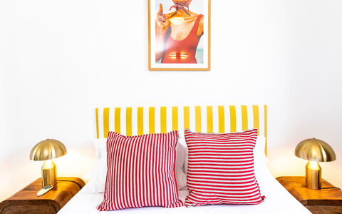 Perla del Mar: Giallo, Camera Da Letto, Arancia, Bedding, Letto, Lenzuolo, Lancia Cuscino, Biancheria, Cuscino, Telaio Del Letto