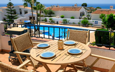 Perla del Mar: Mobilia, Mobili Da Esterno, Sedia, Ricorrere, Shade, Balcone, Piscina, Eco Hotel, Hotel, Pianta Della Casa