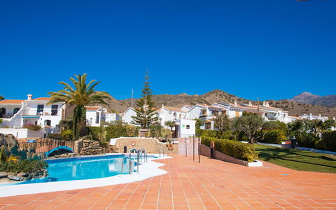 Perla del Mar: Pianta, Cielo, Proprietà, Costruzione, Acqua, Azzurro, Albero, Piscina, Tempo Libero, Arecales