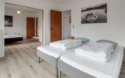 Solmaz - 3.5Km from the Sea: Parete, Letto, Camera Da Letto, Pavimentazione, Mobilia, Pavimento, Legna, Interior Design, Lenzuolo, Bedding