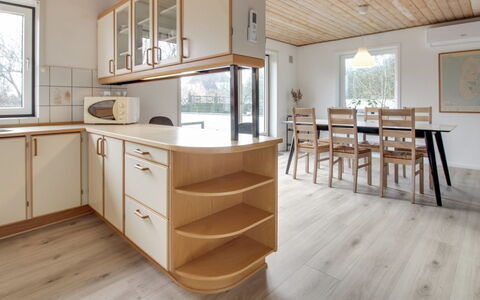 Solmaz - 3.5Km from the Sea: Pavimentazione, Interior Design, Mobilia, Legna, Pavimento, Pavimento In Legno, Cucina, Controsoffitto, Soffitto, Casa