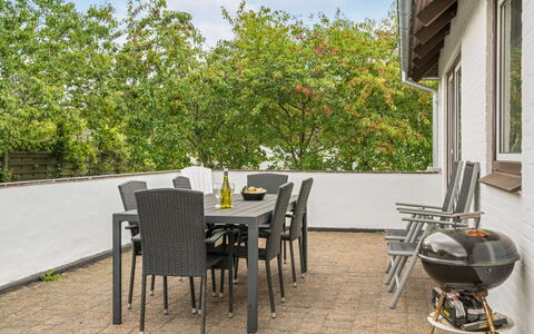 Solmaz - 3.5Km from the Sea: Mobilia, Mobili Da Esterno, Tavolo, Sedia, Legna, Cucina & Sala Da Pranzo Tavolo, Tavolo Esterno, Giardino, Shade