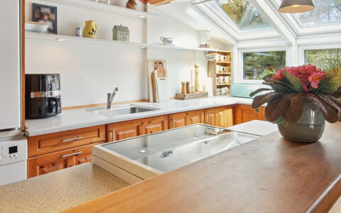 Tirsa - 3.9Km from the Sea: Controsoffitto, Cucina, Interior Design, Cabinetry, Pavimentazione, Mobilia, Legna, Soffitto, Elettrodomestico Da Cucina, Casa