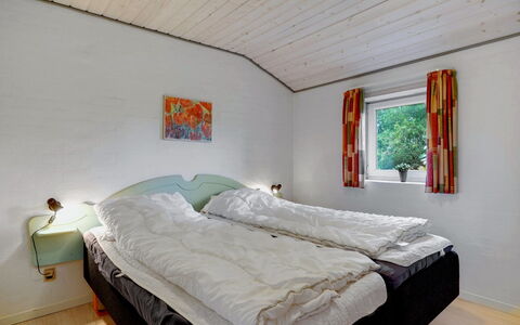 Asdis - 2.8Km from the Sea: Legna, Camera Da Letto, Letto, Casa, Lenzuolo, Bedding, Telaio Del Letto, Soffitto, Villetta, Illuminazione Diurna