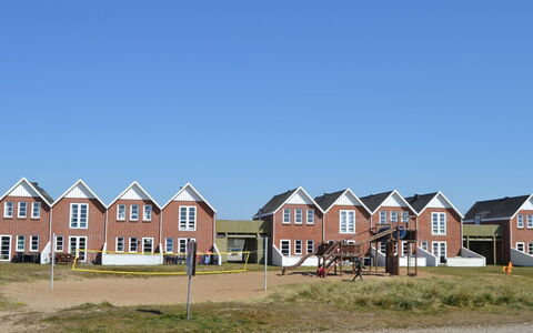 Maura - 2.3Km from the Sea: Costruzione, Casa, Finestra, Casa, Tetto, Zona Residenziale, Arbusto, Villetta, Lotto