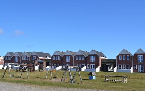 Auti - 2.3Km from the Sea: Costruzione, Casa, Finestra, Casa, Tetto, Zona Residenziale, Arbusto, Villetta, Lotto