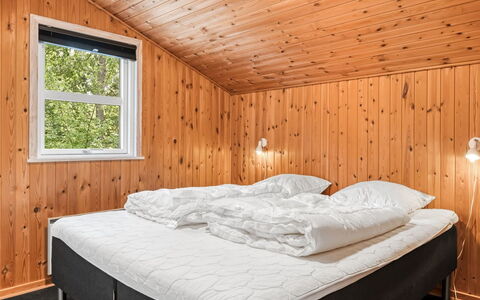 Troen - 3.8Km from the Sea: Legna, Camera Da Letto, Letto, Soffitto, Congelamento, Bedding, Telaio Del Letto, Lenzuolo, Neve, Latifoglie