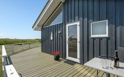 Chrisse - 550M from the Sea