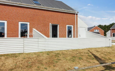 Asved - 2.3Km from the Sea: Costruzione, Casa, Finestra, Casa, Tetto, Zona Residenziale, Arbusto, Villetta, Lotto