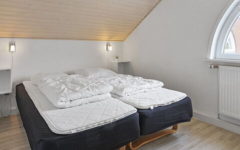 Alvild - 2.3Km from the Sea: Legna, Mobilia, Pavimentazione, Camera Da Letto, Pavimento, Interior Design, Biancheria, Letto, Bedding, Lenzuolo