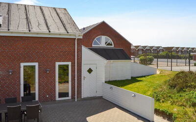 Alvild - 2.3Km from the Sea