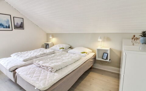 Iffuer - 2.3Km from the Sea: Camera Da Letto, Letto, Interior Design, Lenzuolo, Pavimento, Tessile, Bedding, Pavimentazione, Biancheria, Soffitto