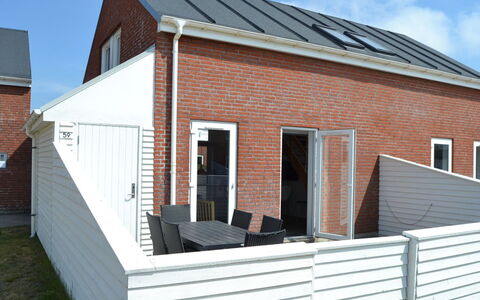 Mahena - 2.3Km from the Sea: Parete, Tetto, Raccordo, Casa, Casa, Zona Residenziale, Materiale Composito, Muratura, Villetta, Brick