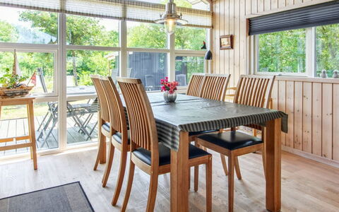 Fides - 600M from the Sea: Mobilia, Interior Design, Pavimentazione, Legna, Soffitto, Sala Da Pranzo, Pavimento, Cucina & Sala Da Pranzo Tavolo, Tavolo, Sedia