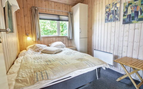 Fides - 600M from the Sea: Letto, Camera Da Letto, Legna, Interior Design, Lenzuolo, Pavimentazione, Pavimento, Bedding, Mobilia, Camera