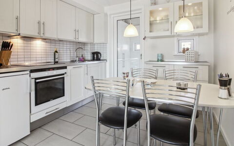 Faidra - 2.5Km from the Sea: Mobilia, Interior Design, Pavimentazione, Cucina, Soffitto, Elettrodomestico Da Cucina, Controsoffitto, Pavimento, Sedia, Lampada