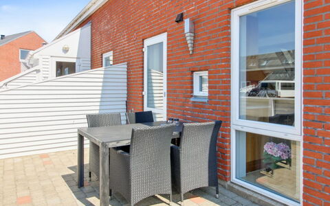 Jasna - 2.3Km from the Sea: Erba, Legna, Area Rurale, Arbusto, Villetta, Tetto, Plain, Lotto, Casa, Groundcover