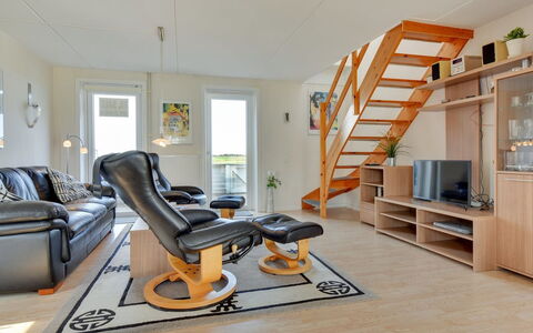 Jovanka - 2.3Km from the Sea: Mobilia, Interior Design, Pavimentazione, Legna, Pavimento, Soggiorno, Appartamento, Camera, Soffitto, Divano