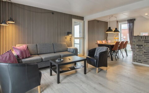 Gaida - 2.3Km from the Sea: Soffitto, Pavimentazione, Interior Design, Pavimento, Materiale Composito, Mobilia, Ricorrere, Hotel, Design, Illuminazione Diurna