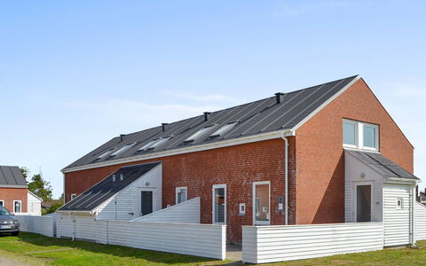 Gaida - 2.3Km from the Sea: Tetto, Villetta, Pendenza, Muratura, Brick, Camino, Driveway, Raccordo, Illuminazione Diurna