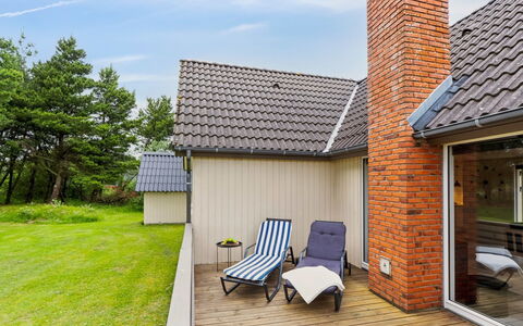 Sigwid - 2.7Km from the Sea: Erba, Legna, Area Rurale, Arbusto, Villetta, Tetto, Plain, Lotto, Casa, Groundcover