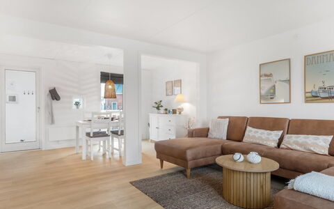 Anelia - 2.3Km from the Sea: Mobilia, Interior Design, Pavimentazione, Pavimento, Divano, Pavimento In Legno, Legna, Soggiorno, Soffitto, Camera