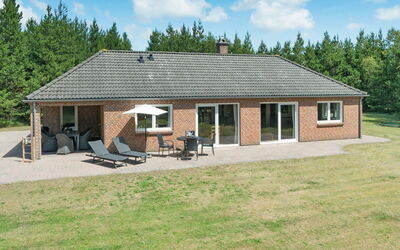 Arletty - 1Km from the Sea