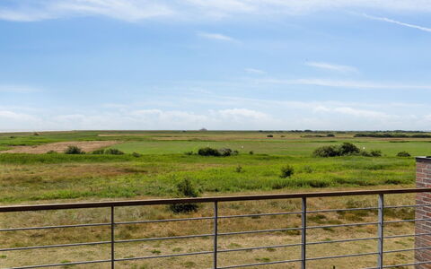 Ønd - 2.5Km from the Sea: Arbusto, Urban Design, Groundcover, Brick, Appartamento, Estate, Muratura, Balcone, Landscaping