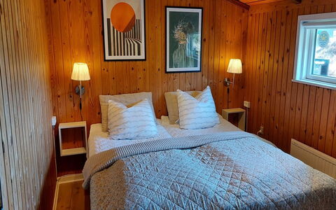 Elgin - 1.8Km from the Sea: Interior Design, Mobilia, Legna, Pavimentazione, Pavimento, Camera Da Letto, Soffitto, Letto, Tessile, Camera