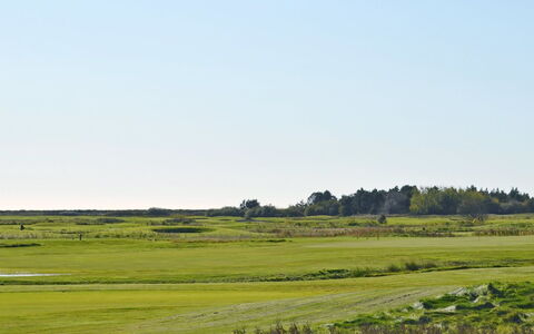 Alfa - 2.3Km from the Sea: Tetto, Casa, Lotto, Casa, Villetta, Estate, Edifici Giardino, Shade, Log Cabin, Landscaping