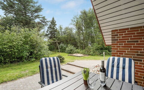 Albin - 2.8Km from the Sea: Tetto, Casa, Zona Residenziale, Casa, Estate, Villetta, Design