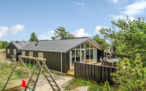 Lav - 3.8Km from the Sea: Tetto, Casa, Zona Residenziale, Casa, Estate, Villetta, Design