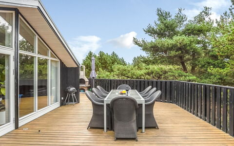 Lav - 3.8Km from the Sea: Tetto, Casa, Zona Residenziale, Casa, Estate, Villetta, Design
